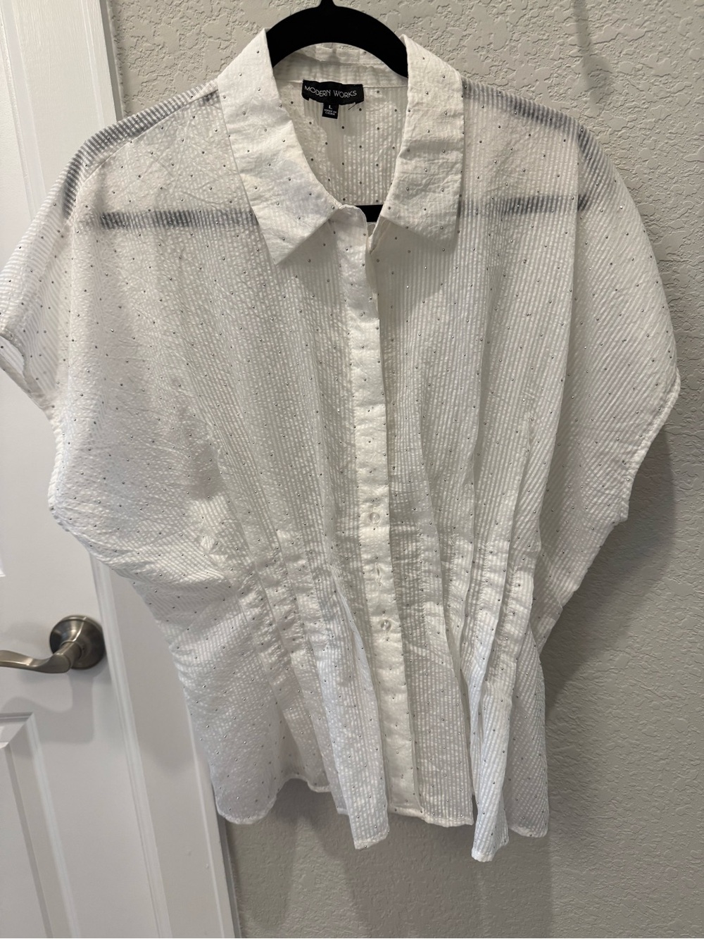 Modern Works White Short-Sleeve Button Front Blouse